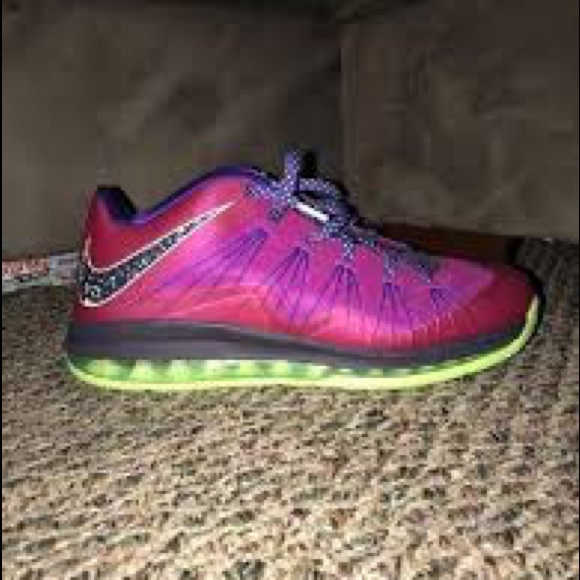 Lebron James x low raspberry red - Picture 1 of 1